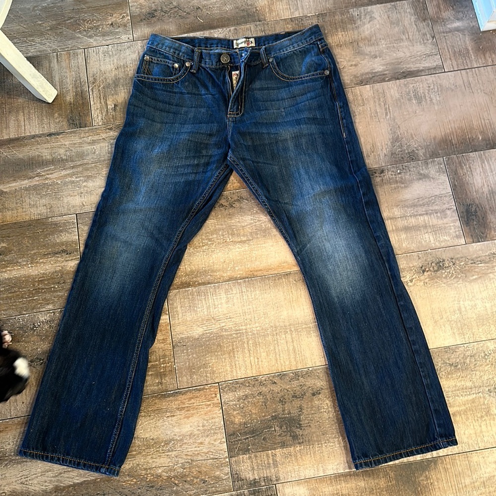 Wrangler jeans. 20x style vintage boot. Size 36x34. Worn only a few times.